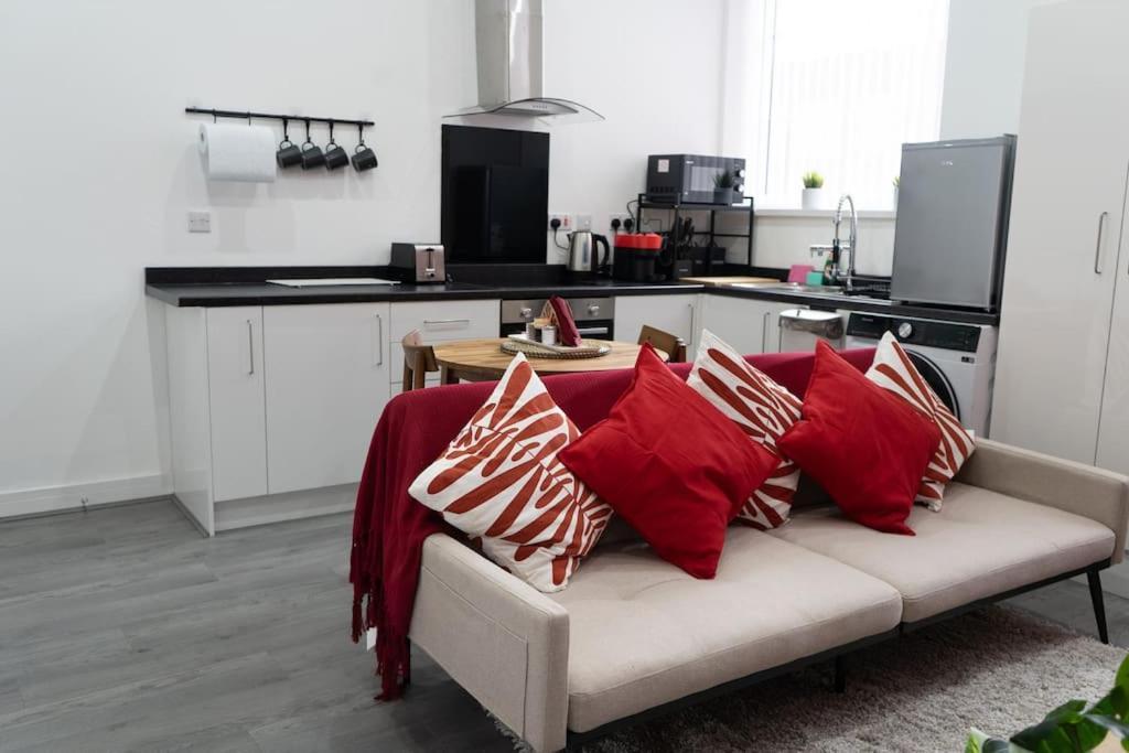 Stylish 1 Bed Apartment In Newly Refurbished Building W/ Parking & Wi-Fi Birmingham Ngoại thất bức ảnh